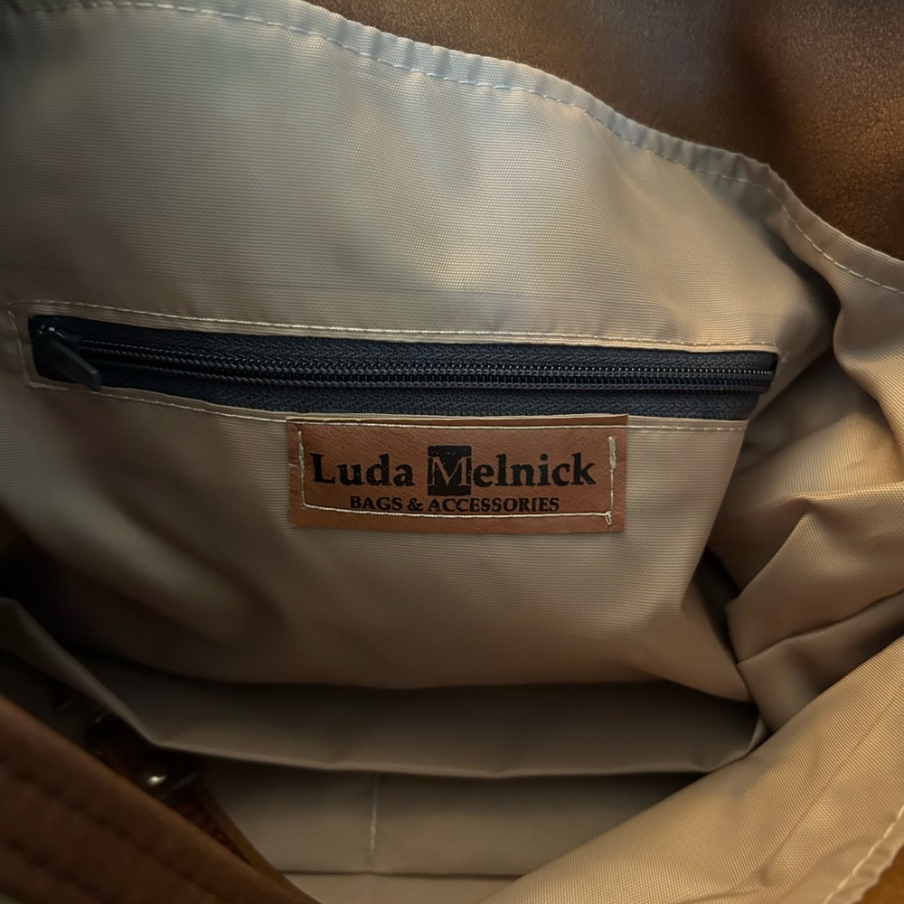 Vegan Leather Tote Bag - Picture 6 of 7